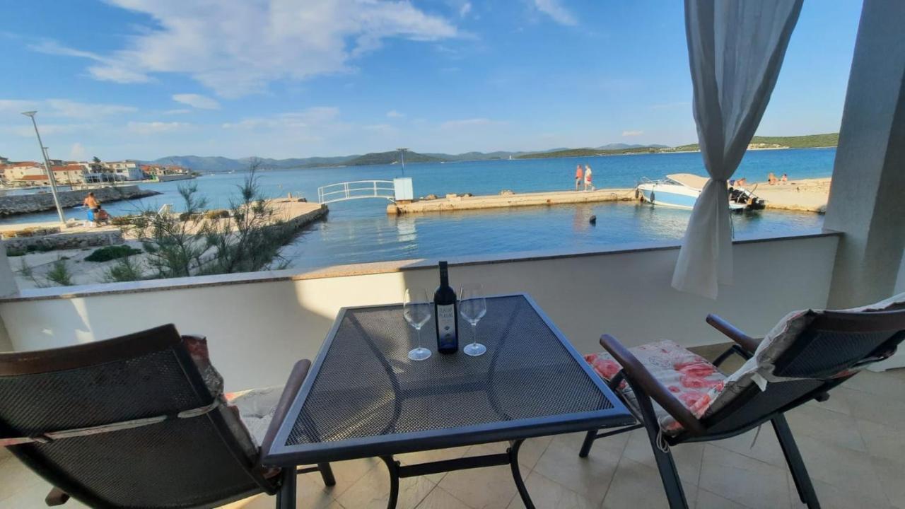 Hotel On The Sea Betina  Exterior foto